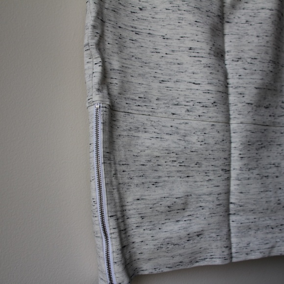Aritzia Wilfred Pencil Skirt with Side Seam Zippers - Picture 3 of 12